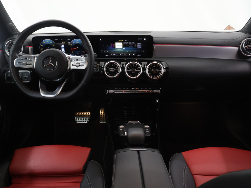 Mercedes-Benz CLA 180 AMG Line | Night | Panoramadak | Lederen bekleding — photo 8