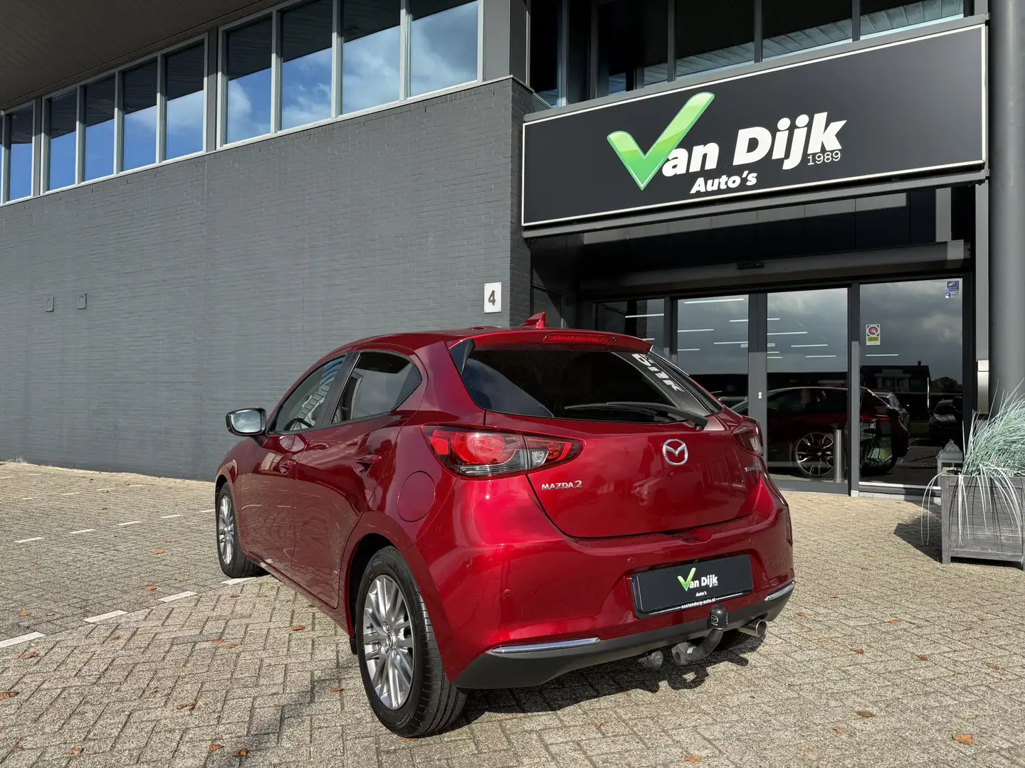 Mazda 2 1.5 Skyactiv-G Luxury Navi Camera Trekhaak Stuur/S Rouge - 2