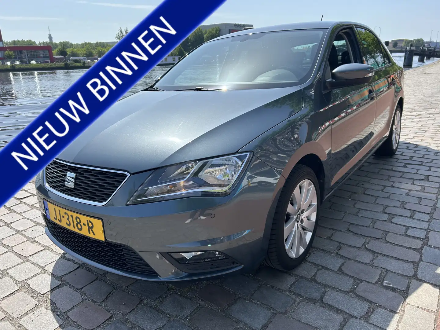 SEAT Toledo 1.2 TSI Style Connect airco/ecc navigatie apk Grijs - 1