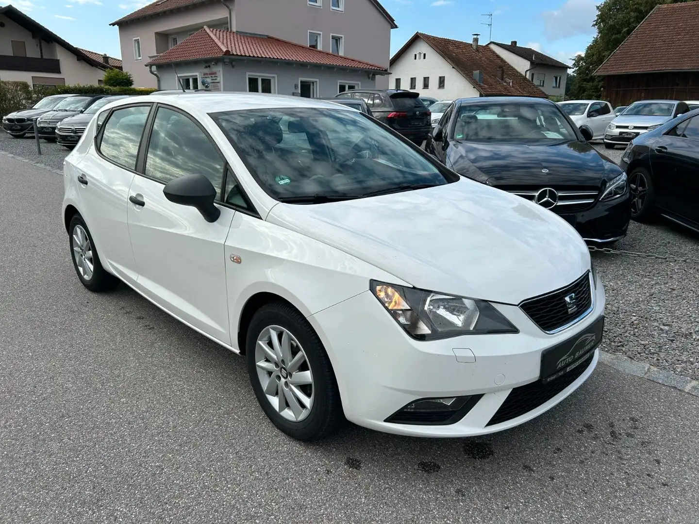 SEAT Ibiza Reference Weiß - 1
