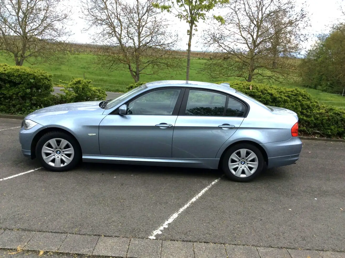 BMW 318 318i - 1