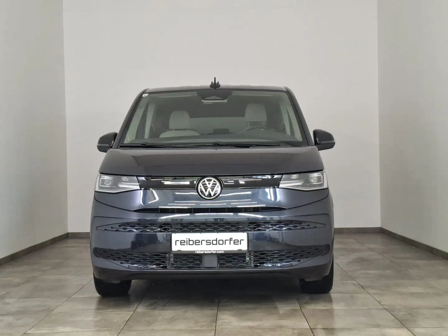 Volkswagen T7 Multivan VW T7 Multivan Business eHybrid 180 kW 4MOTION Blau - 2