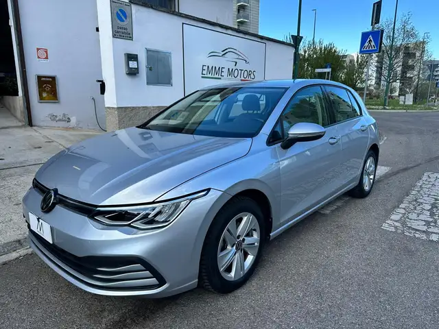 Volkswagen Golf 1.5 etsi evo Life 130cv- AUT/NAV/PDC/LED/NEOPATENT