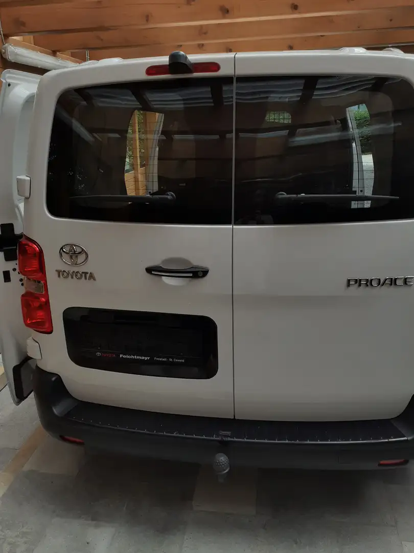 Toyota Proace 2,0 D 120 Kastenwagen M Weiß - 1