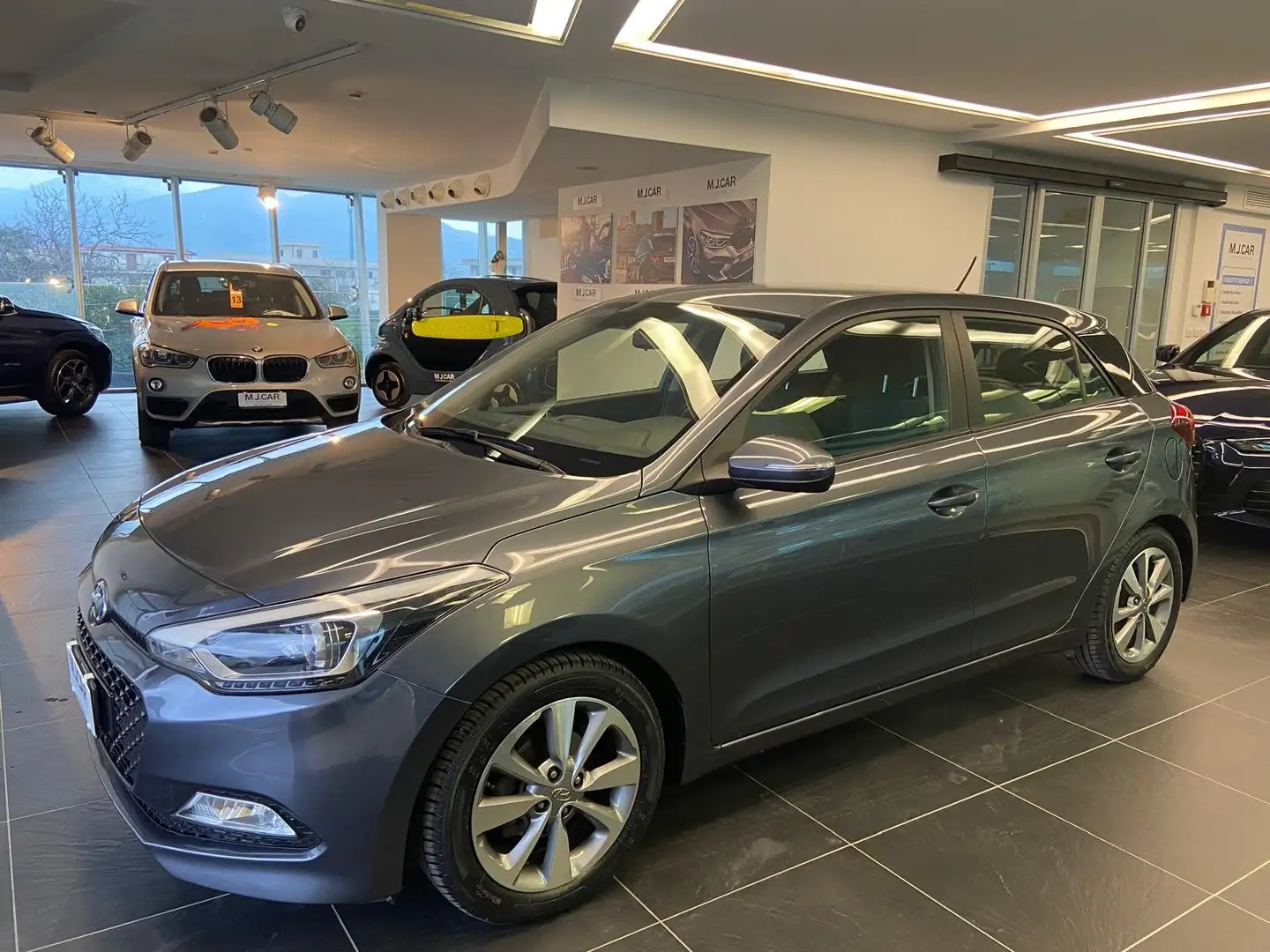 Hyundai i20 5p 1.2 Login econext 84cv Gris - 1