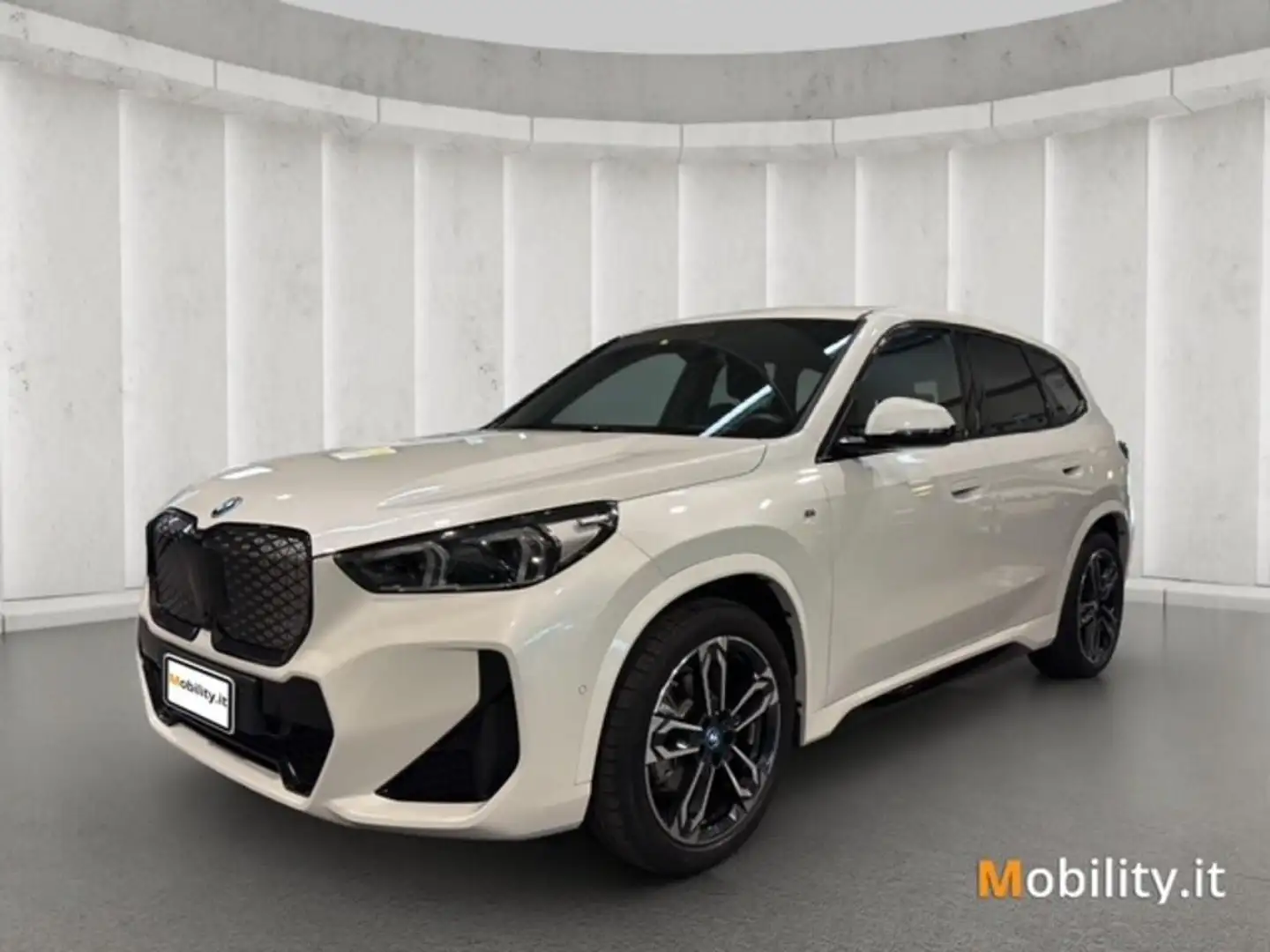 BMW iX1 edrive 20 MSport Bianco - 1