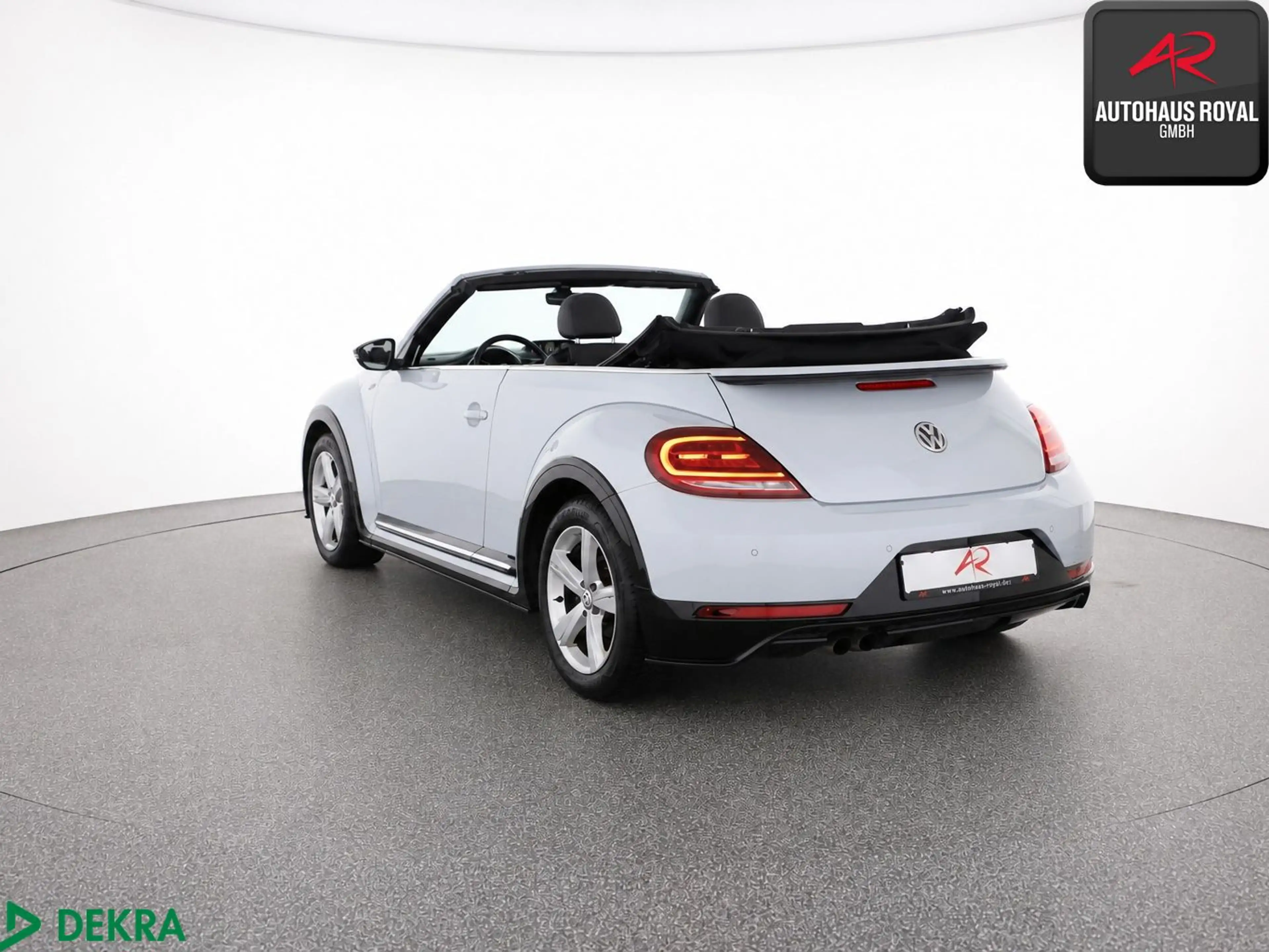 Volkswagen Beetle Cabrio 1.4 TSI FENDER,CARPLAY,KAMERA,2.HD — photo 3