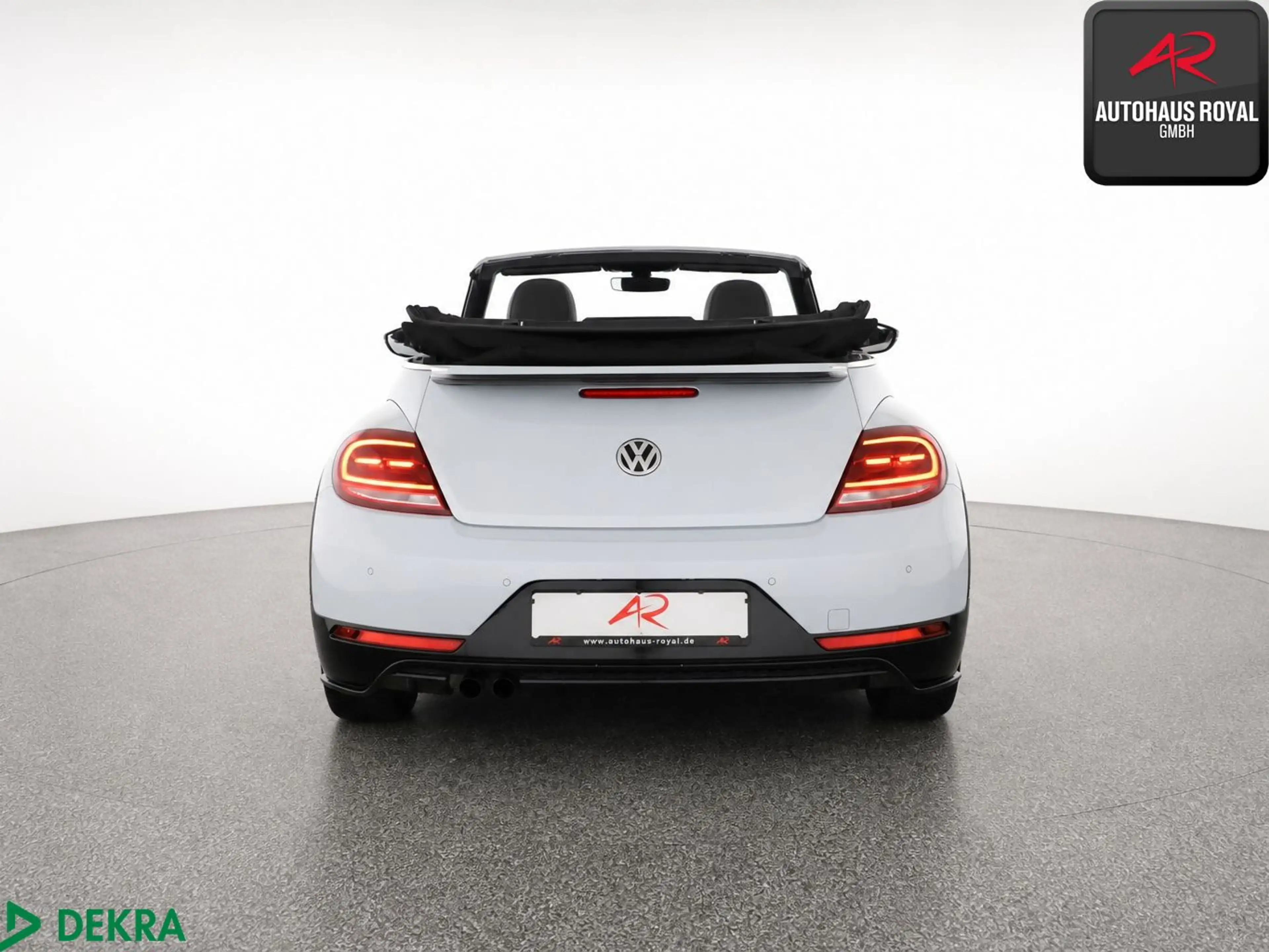 Volkswagen Beetle Cabrio 1.4 TSI FENDER,CARPLAY,KAMERA,2.HD — photo 4