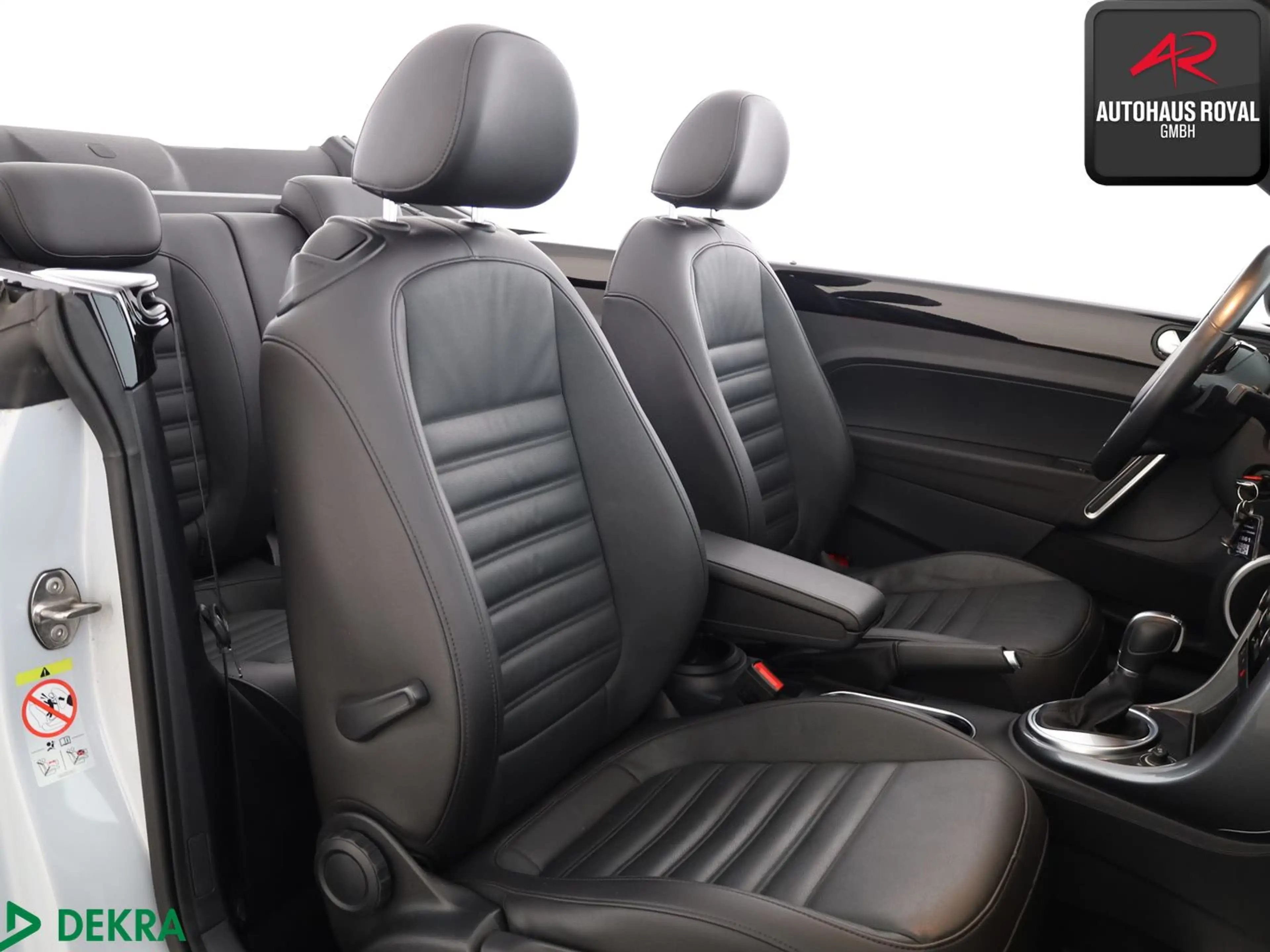Volkswagen Beetle Cabrio 1.4 TSI FENDER,CARPLAY,KAMERA,2.HD — photo 13