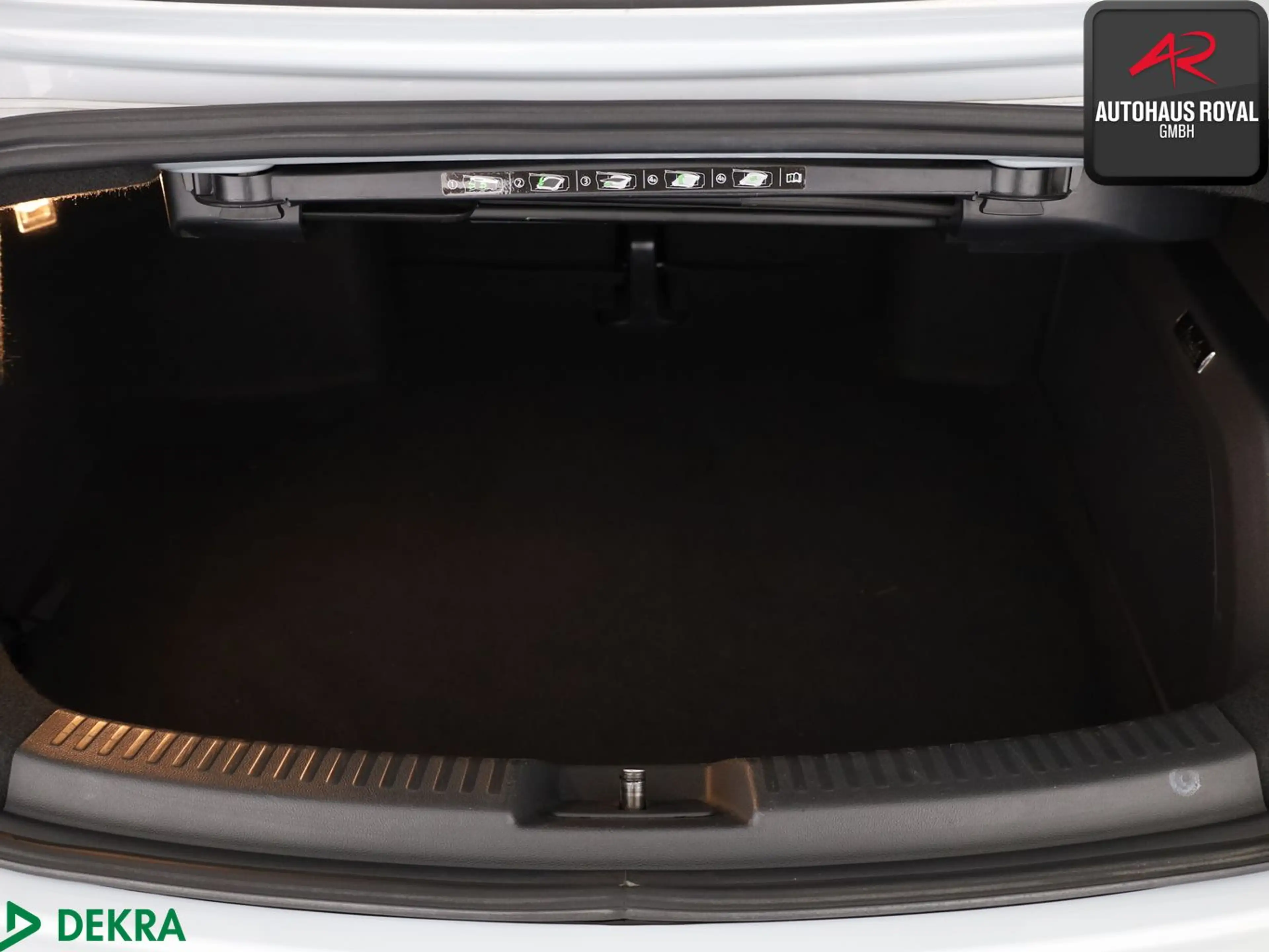 Volkswagen Beetle Cabrio 1.4 TSI FENDER,CARPLAY,KAMERA,2.HD — photo 15