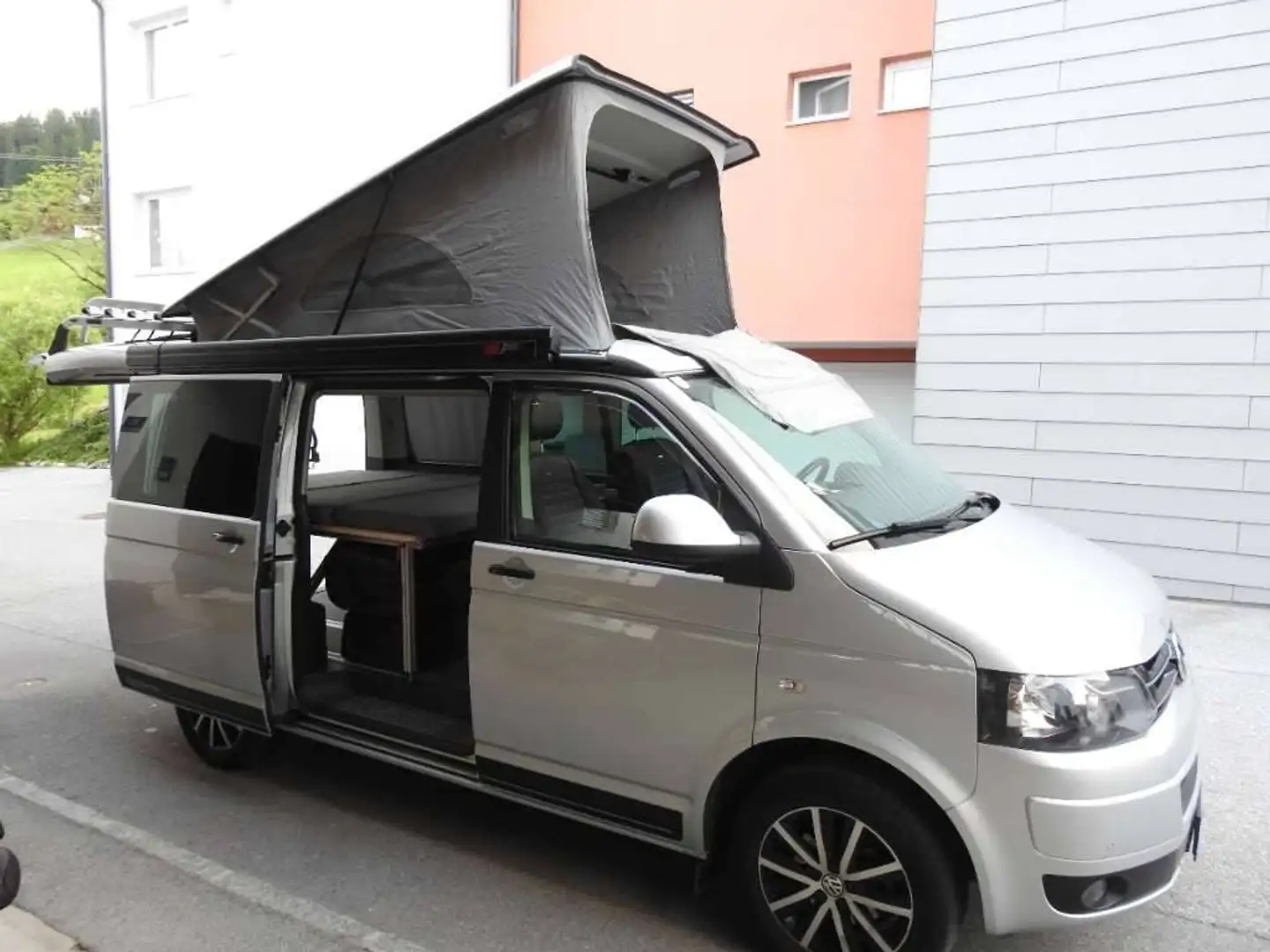 Volkswagen T5 California Beach Grau - 1