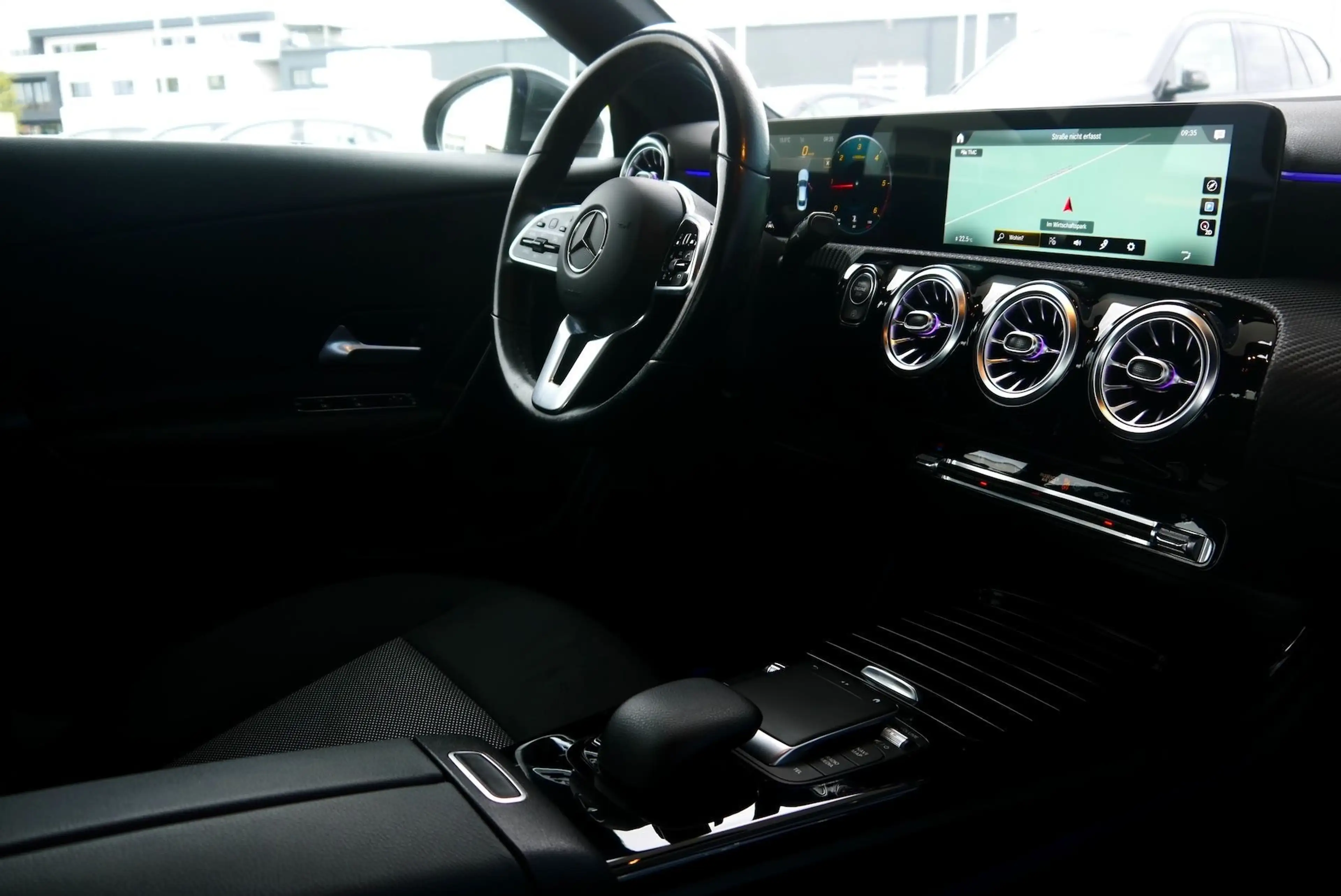 Mercedes-Benz CLA 180 d Aut. *Kamera - Sitzheizung* — photo 12