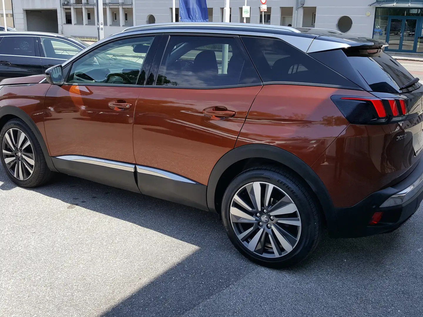 Peugeot 3008 Allure 1,2 PureTech 130 S Marrone - 2