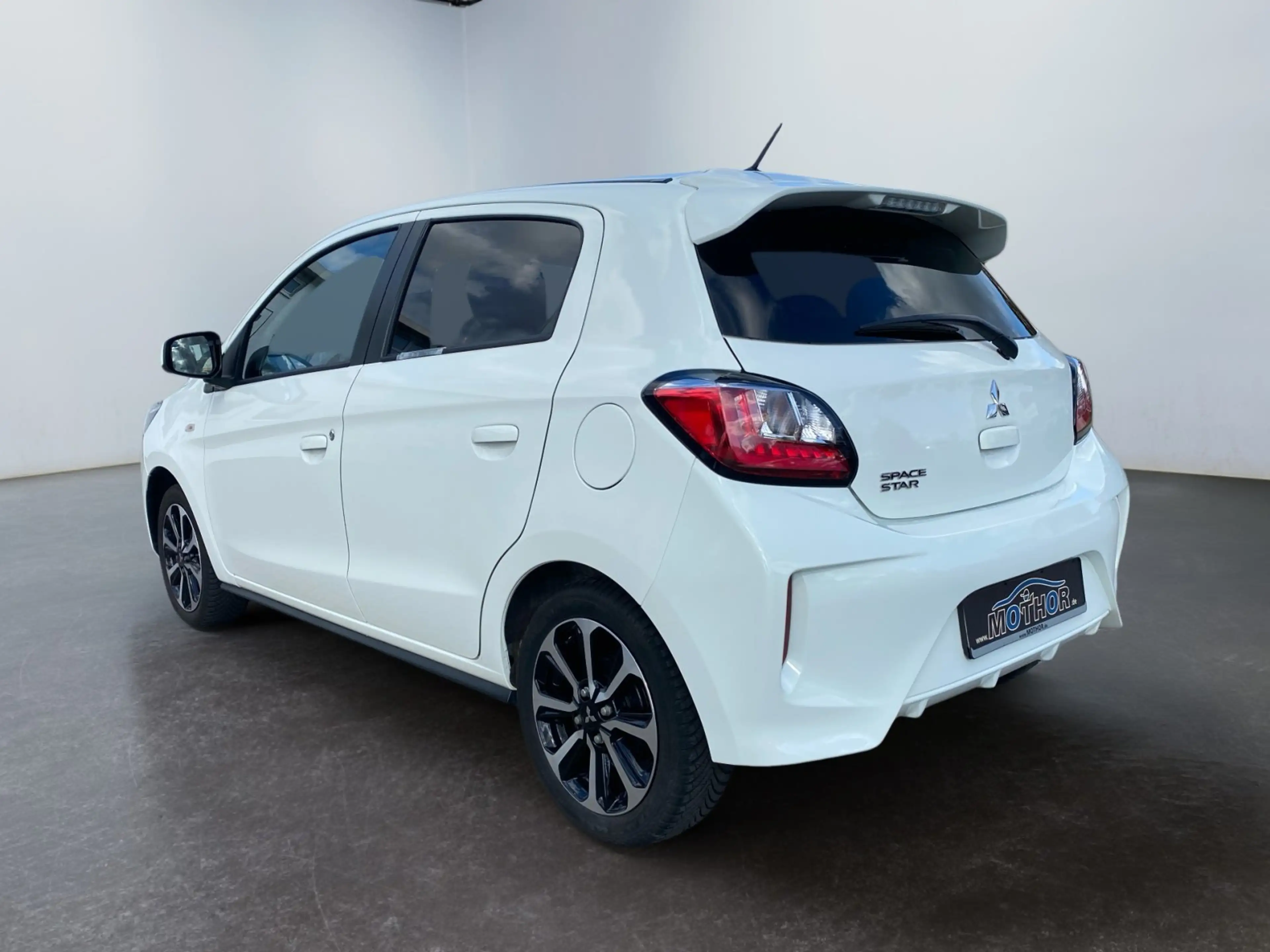 Mitsubishi Space Star Select+ 1.2 MIVEC Tempomat Sitzhzg. — photo 4
