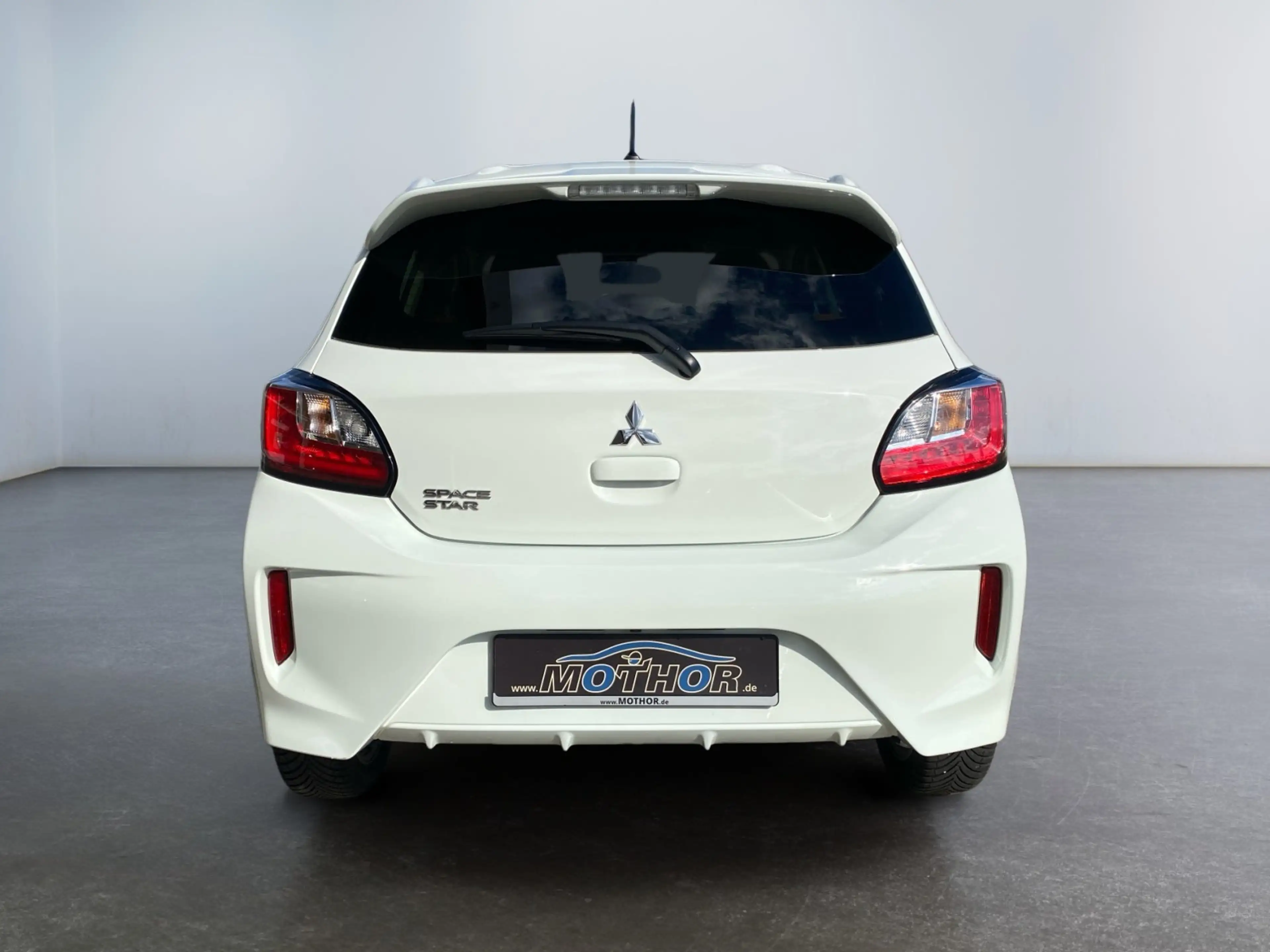Mitsubishi Space Star Select+ 1.2 MIVEC Tempomat Sitzhzg. — photo 5