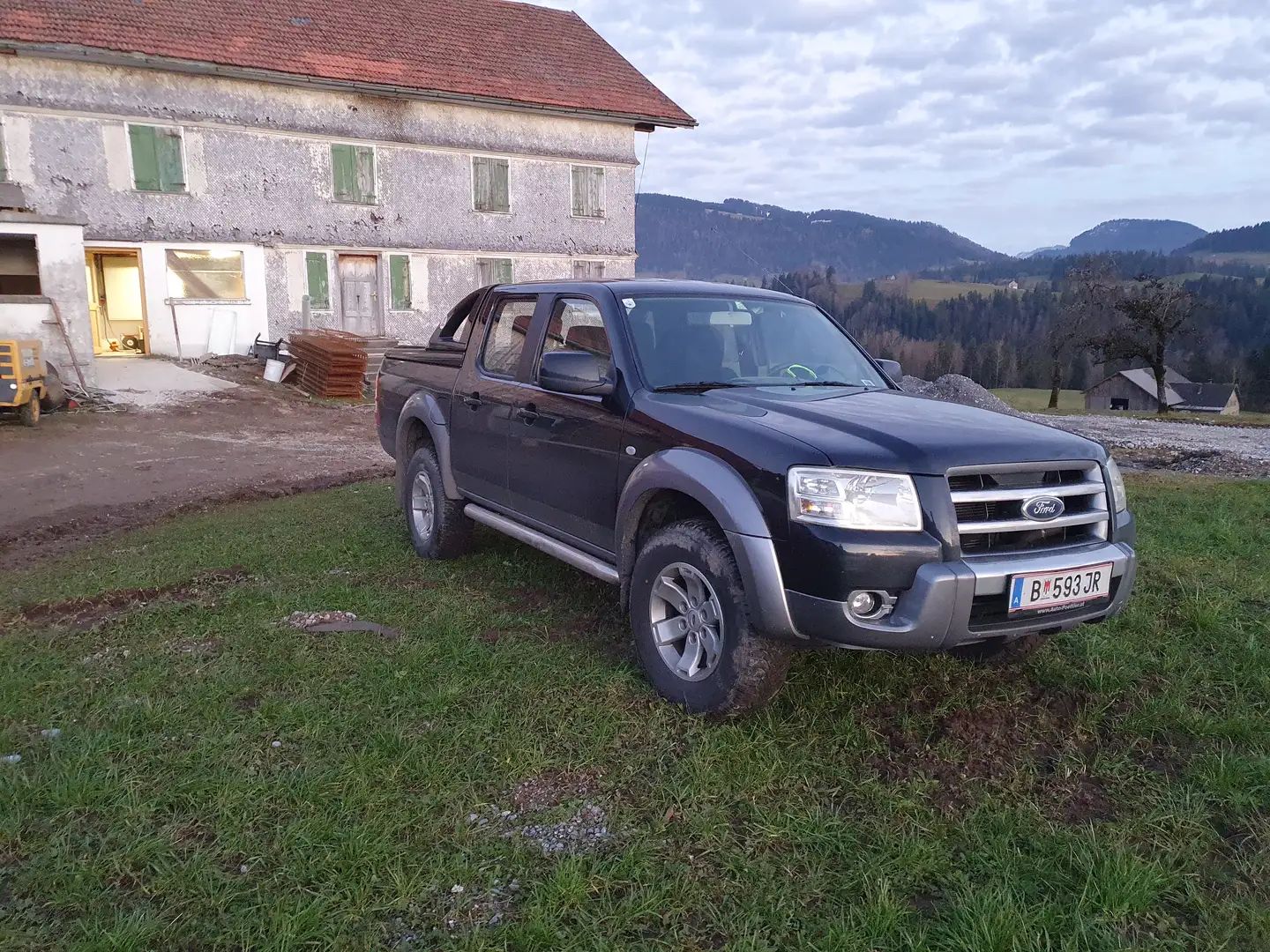 Ford Ranger Schwarz - 2