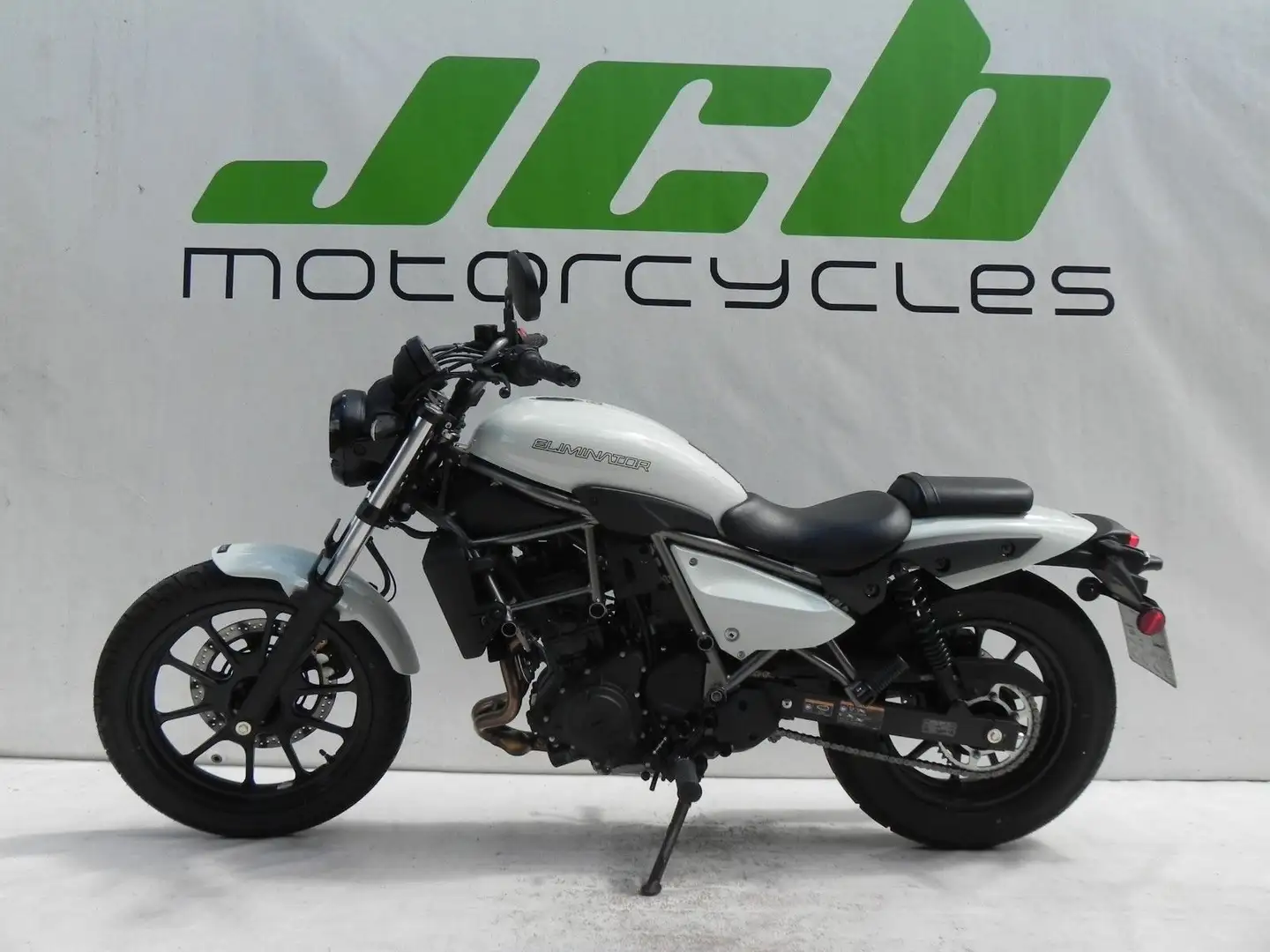 Kawasaki Eliminator 500 ABS Weiß - 1