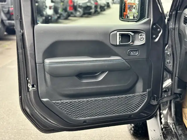 Jeep Wrangler view 13
