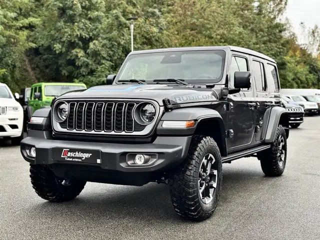 Jeep Wrangler view 3