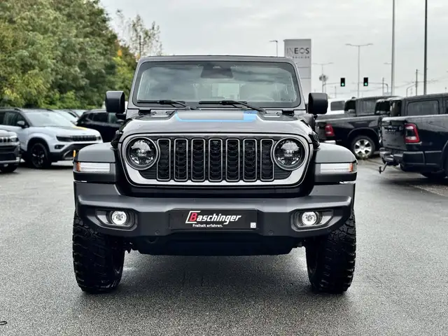 Jeep Wrangler view 2