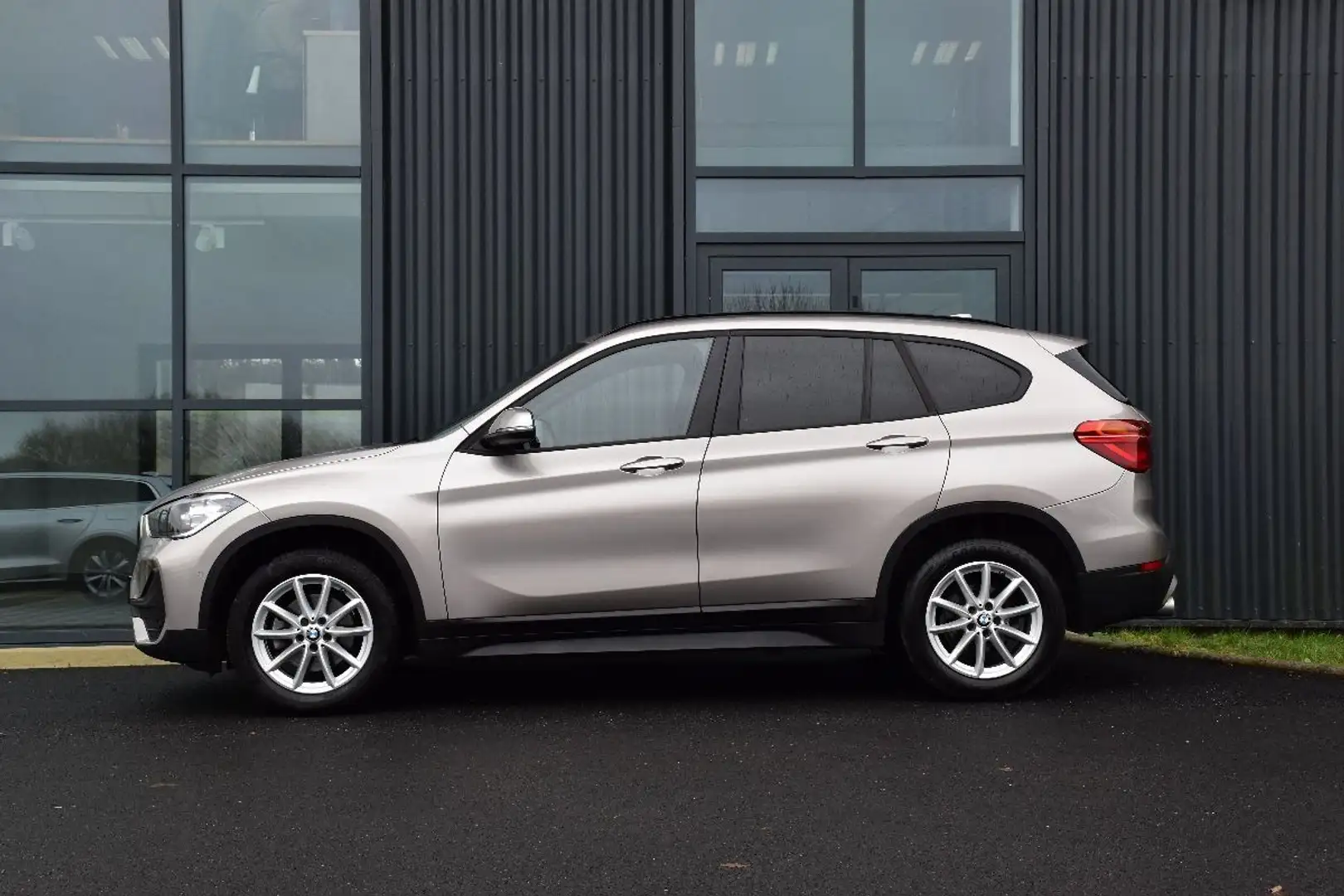BMW X1 (F48) (2) SDRIVE18D LOUNGE BVA8 Beige - 2