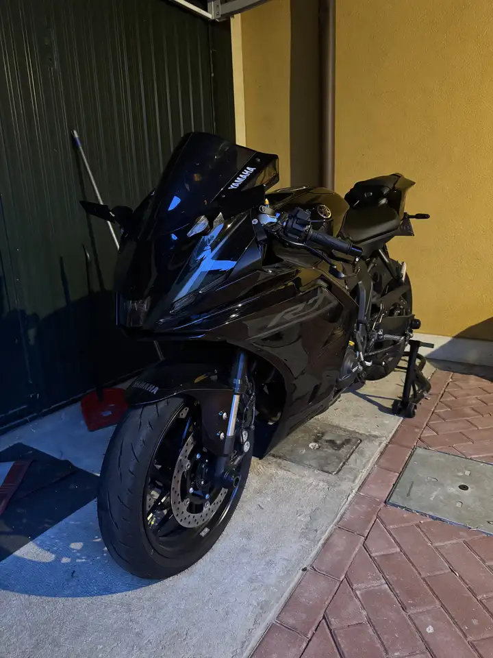 Yamaha YZF-R7