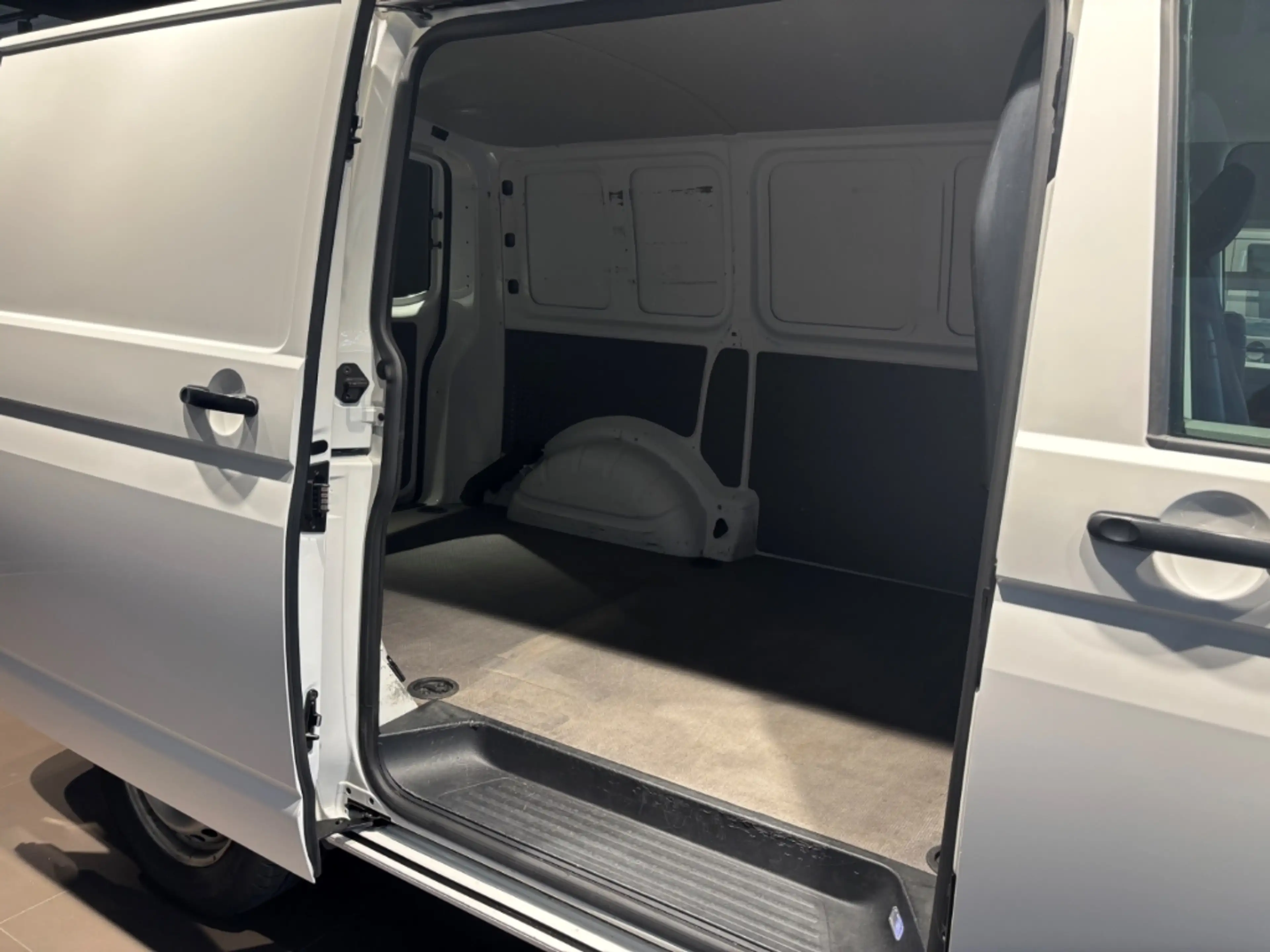 Volkswagen T6.1 Transporter Kasten SITZHEIZUNG KLIMA PDC — photo 9