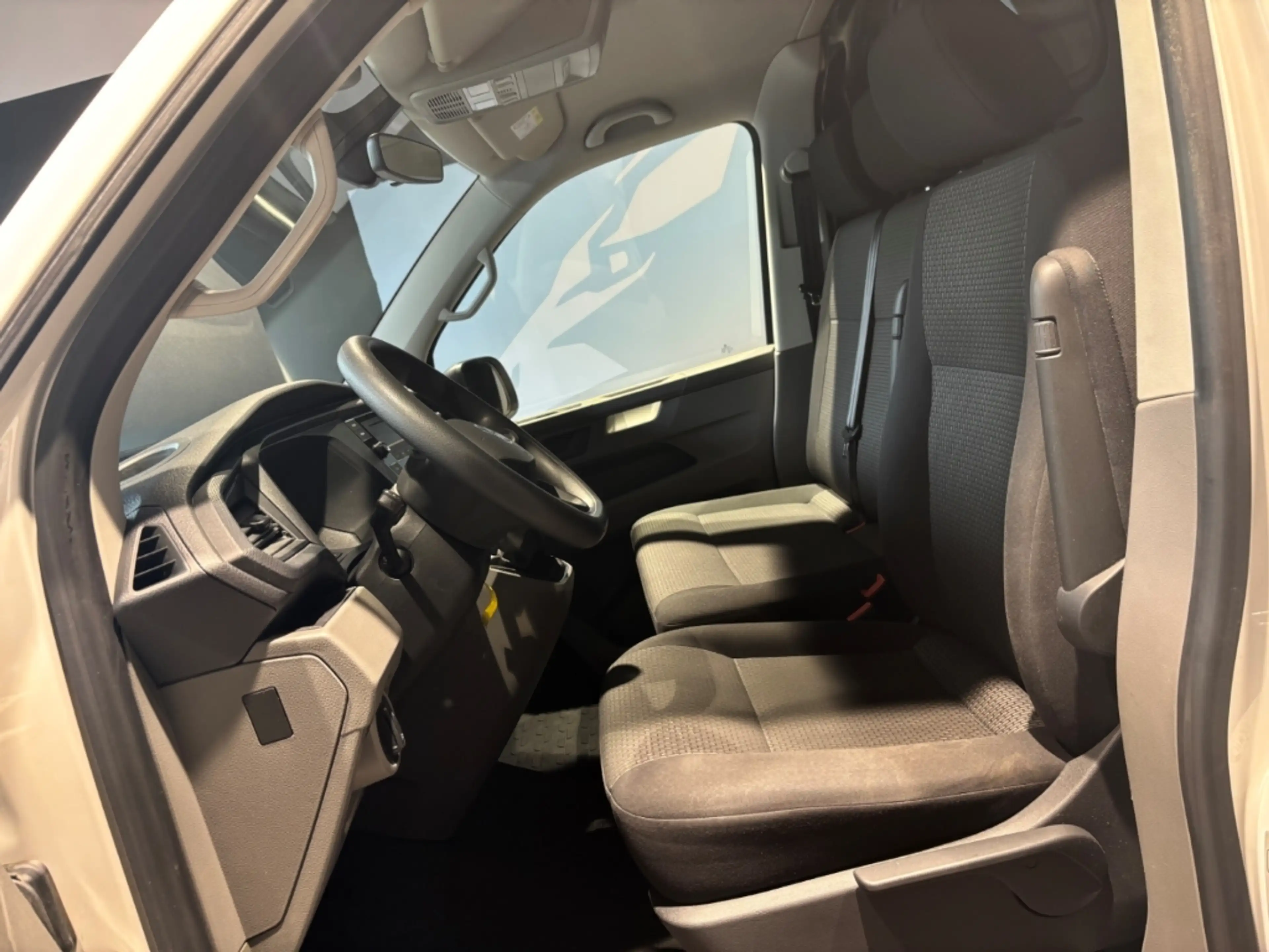 Volkswagen T6.1 Transporter Kasten SITZHEIZUNG KLIMA PDC — photo 13