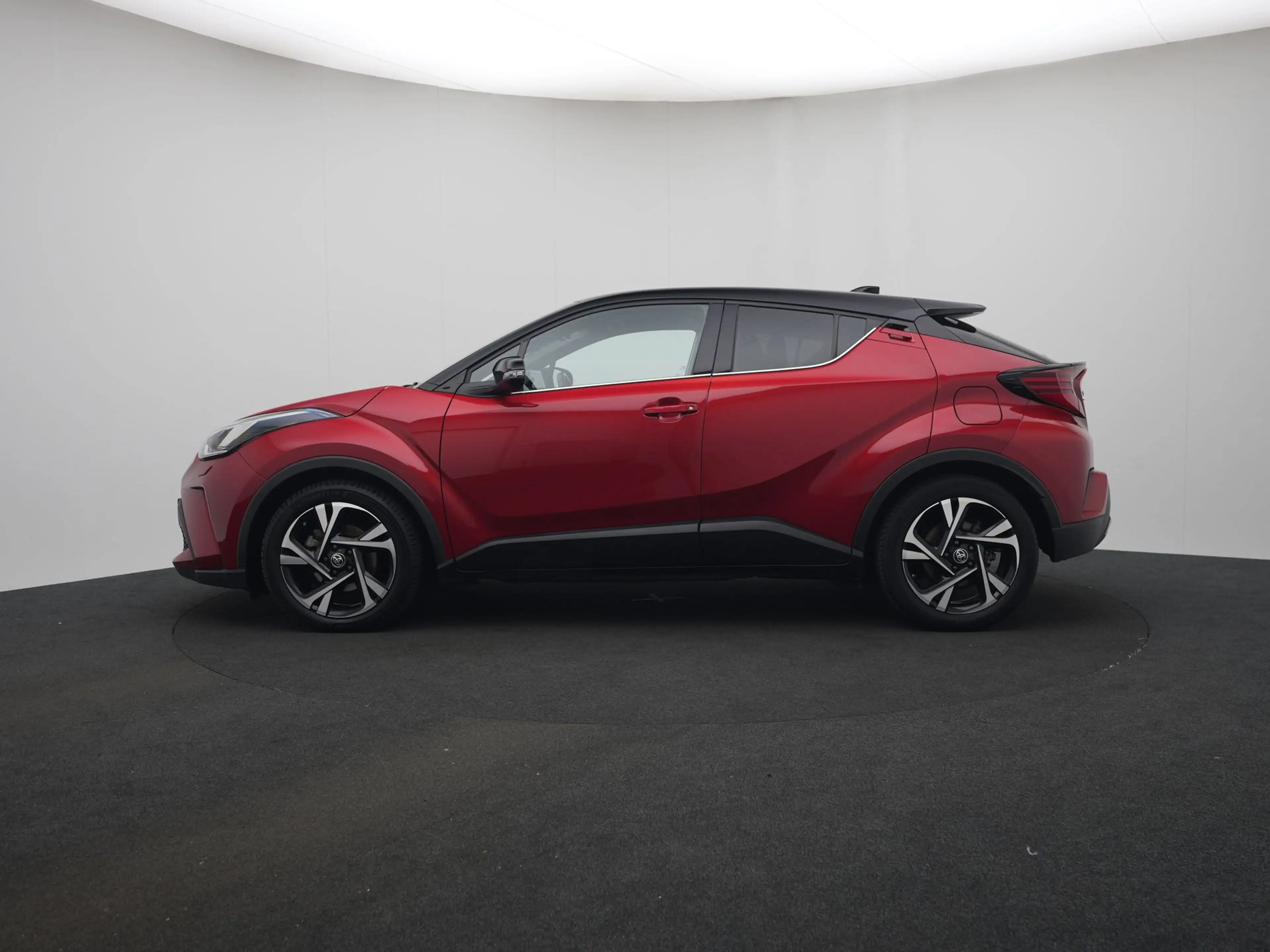 Toyota C-HR 2.0 Hybrid Executive | Parkeersensoren V+A | Blind — photo 3