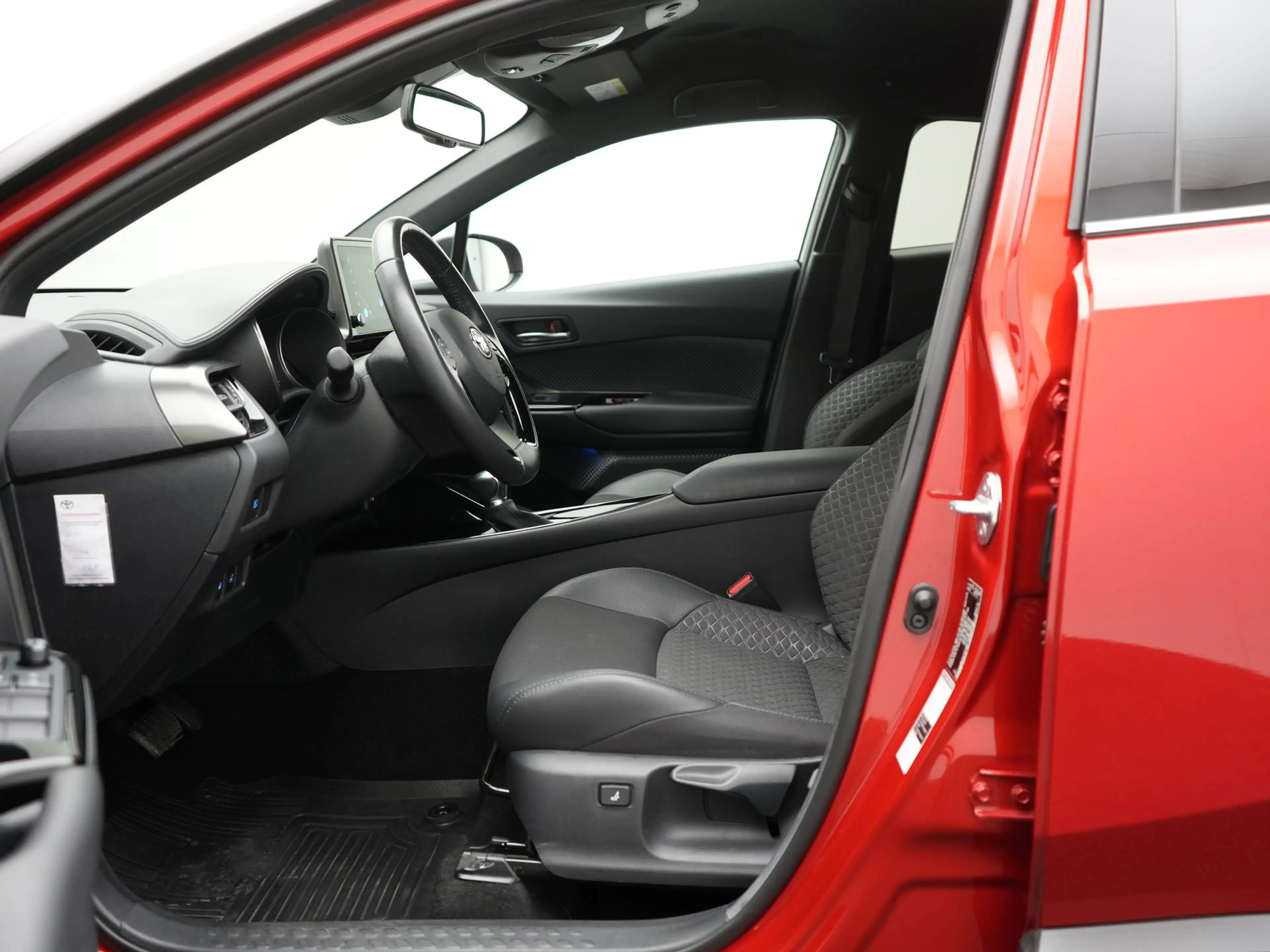 Toyota C-HR 2.0 Hybrid Executive | Parkeersensoren V+A | Blind — photo 7