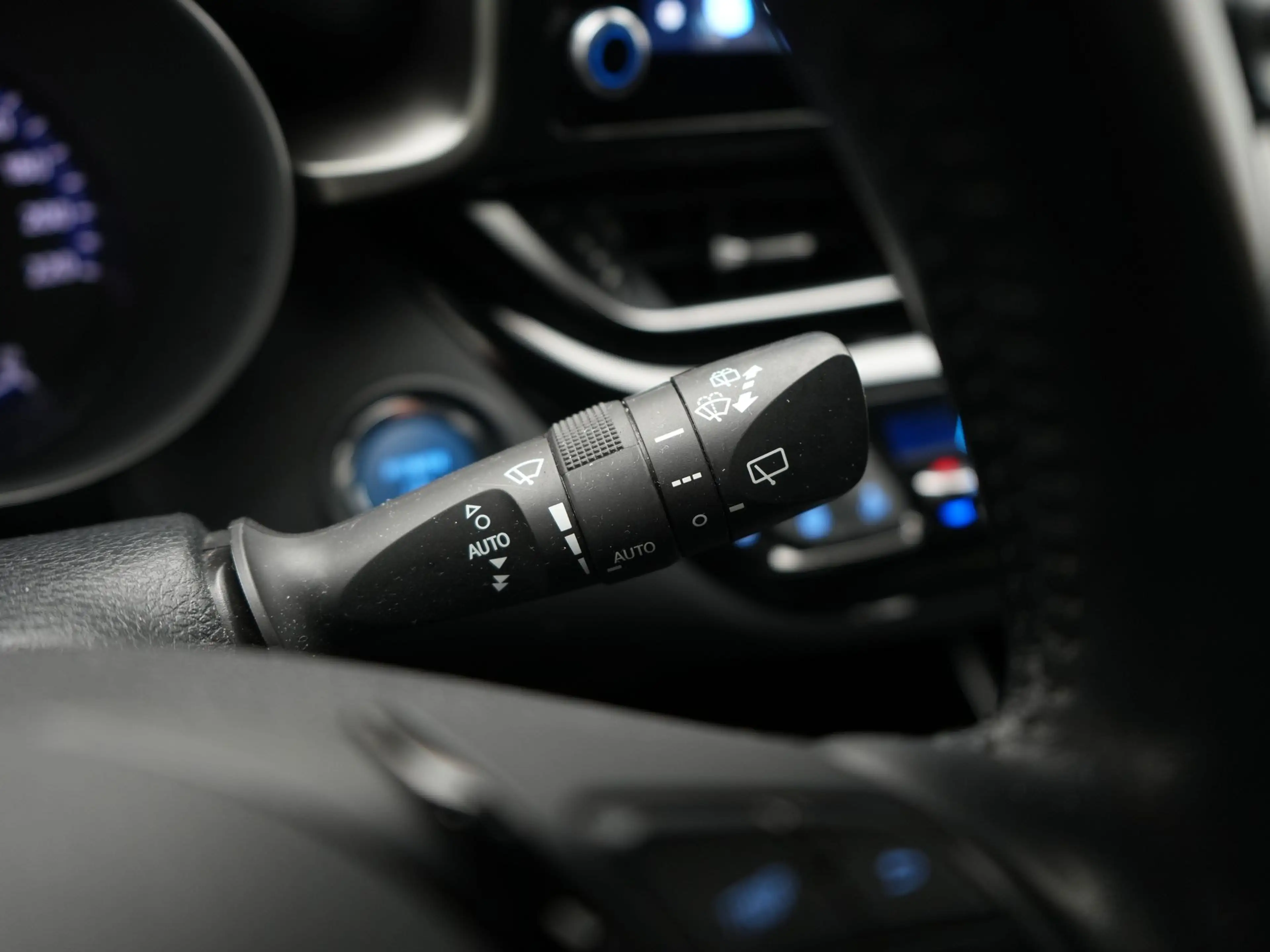 Toyota C-HR 2.0 Hybrid Executive | Parkeersensoren V+A | Blind — photo 15