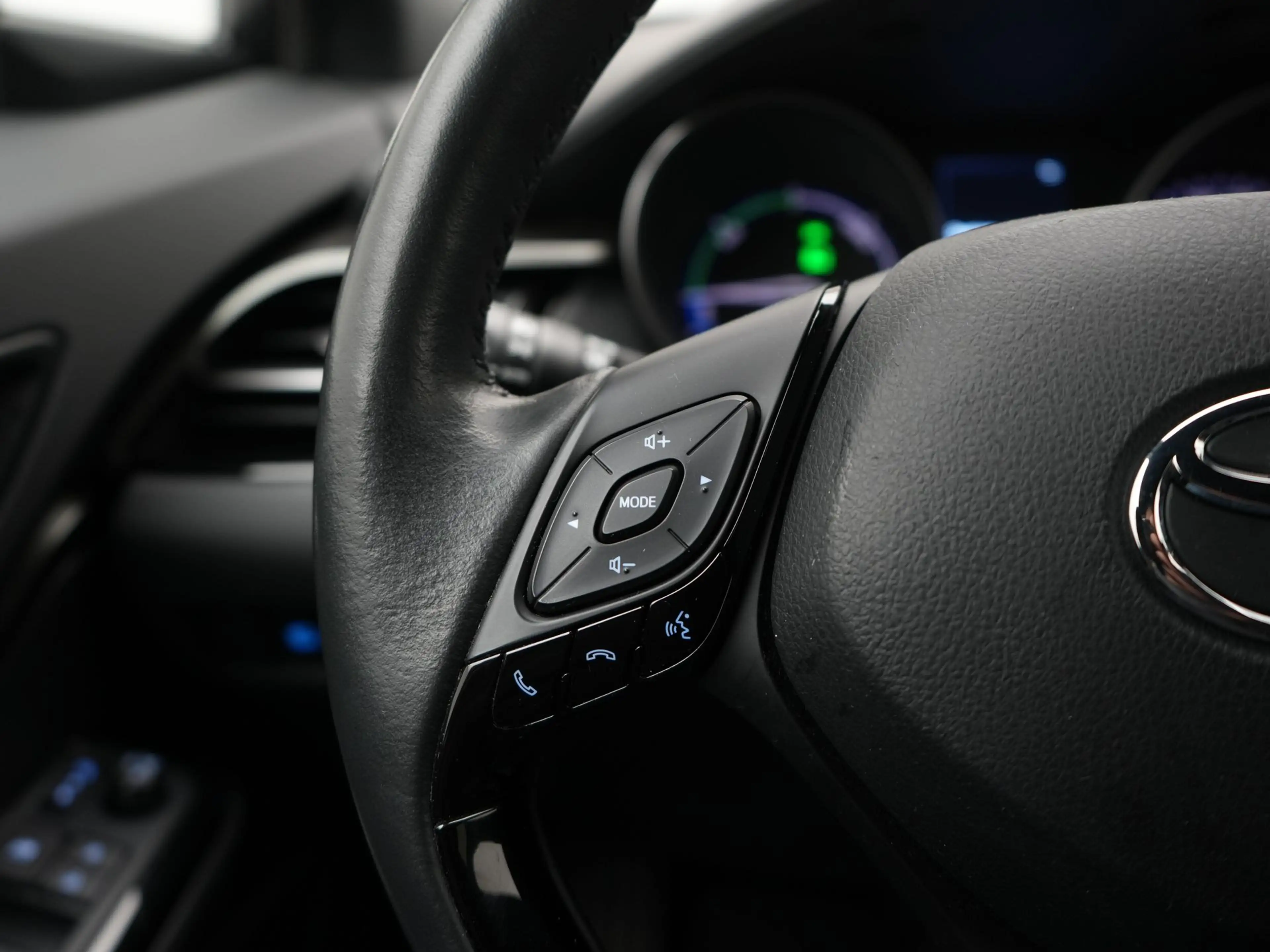Toyota C-HR 2.0 Hybrid Executive | Parkeersensoren V+A | Blind — photo 4