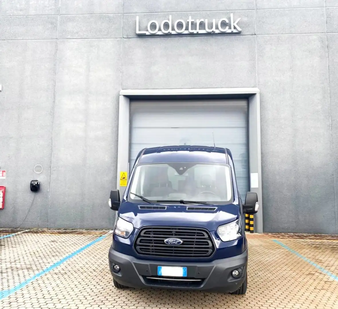 Ford Transit 310 Combi Entry Blau - 2