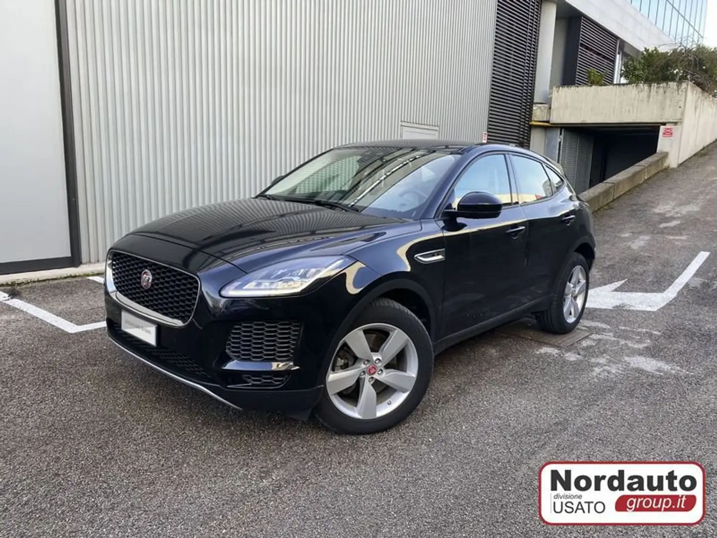 Jaguar E-Pace 2.0 AWD aut. S Gris - 1