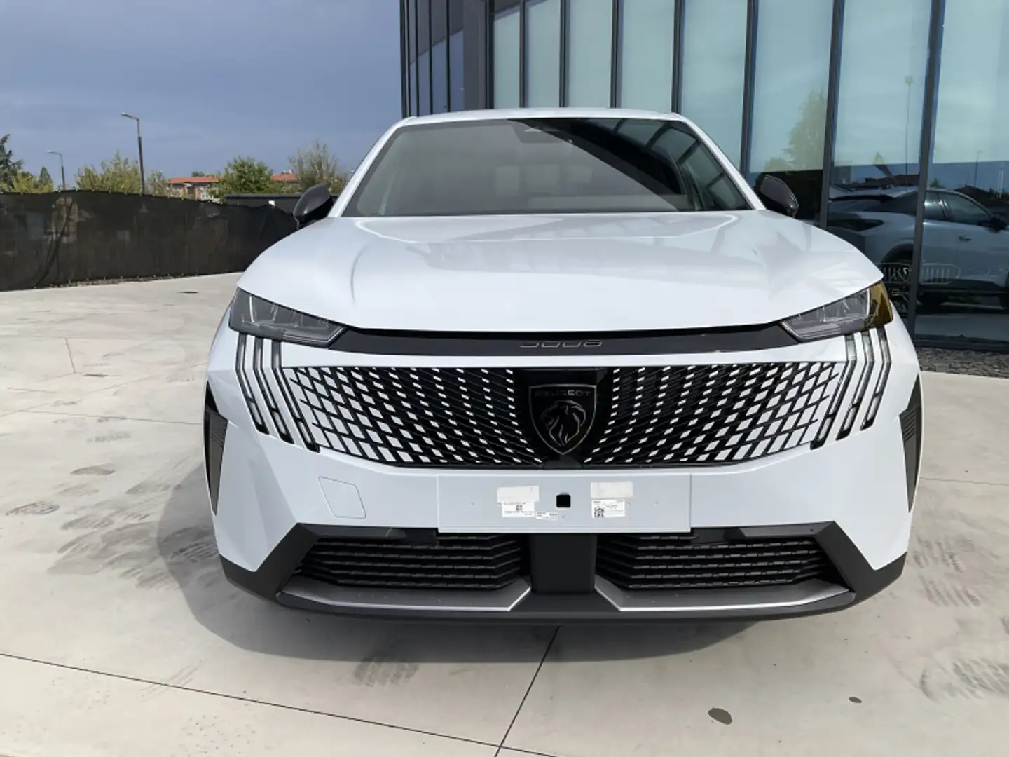 Peugeot 3008 Hybrid 145 e-DCS6 Allure Bianco - 2