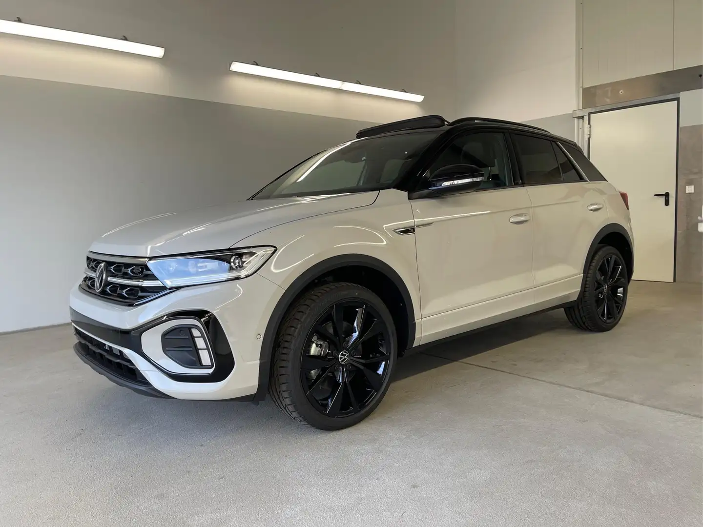 Volkswagen T-Roc R-Line 190PS 4M DSG Pano+AHK+Black+IQ.Light+IQ.... Grau - 1