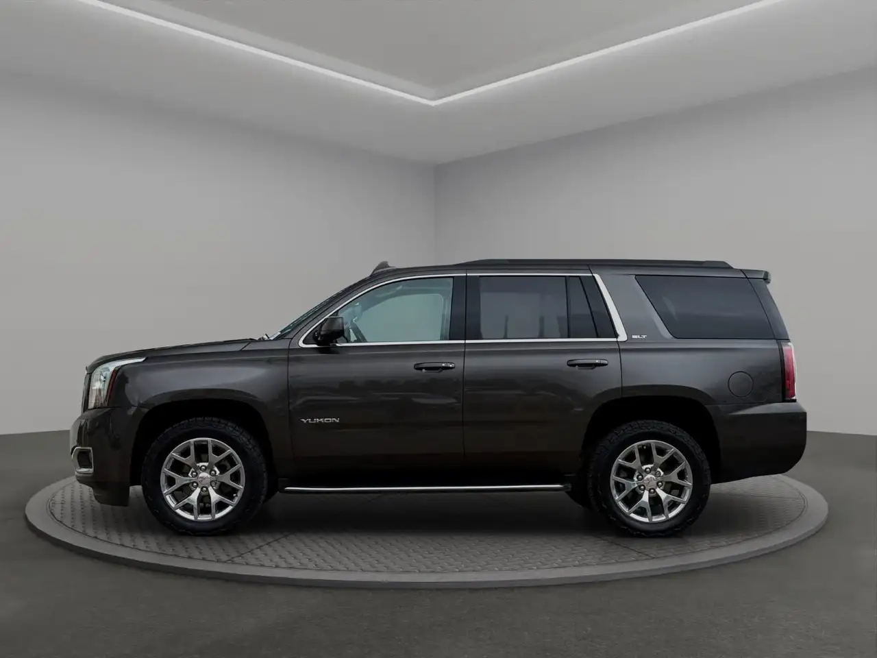 GMC Yukon снимка GMC Yukon