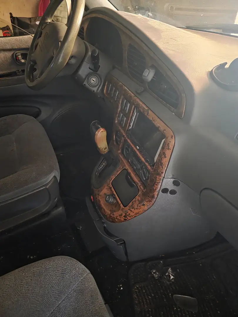 Kia Carnival Carnival V6 LS Gri - 2