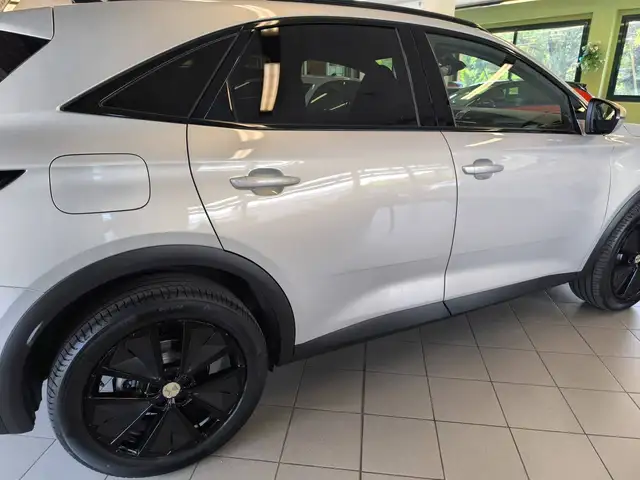 DS Automobiles DS 7 Crossback view 9