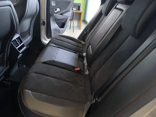 DS Automobiles DS 7 Crossback view 15