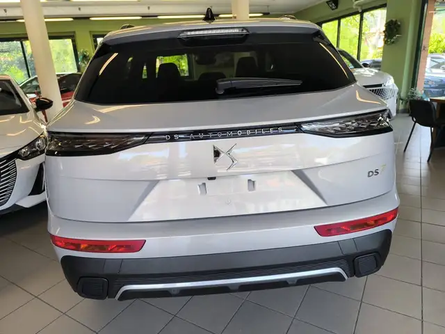 DS Automobiles DS 7 Crossback view 8