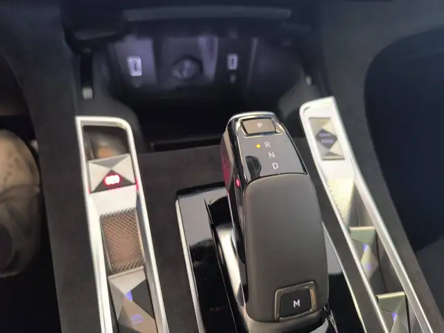 DS Automobiles DS 7 Crossback view 16