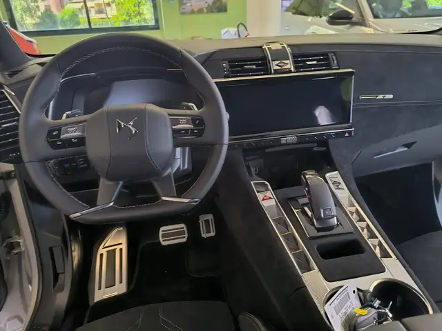 DS Automobiles DS 7 Crossback view 11