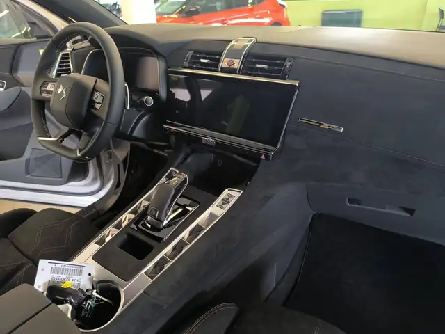 DS Automobiles DS 7 Crossback view 12