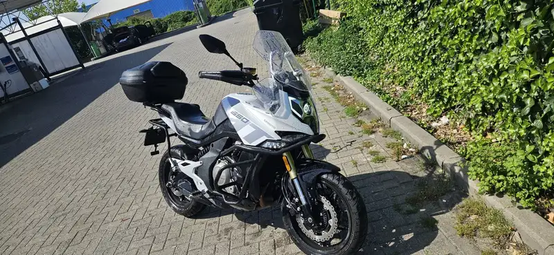 CFMOTO 650 MT - foto 6