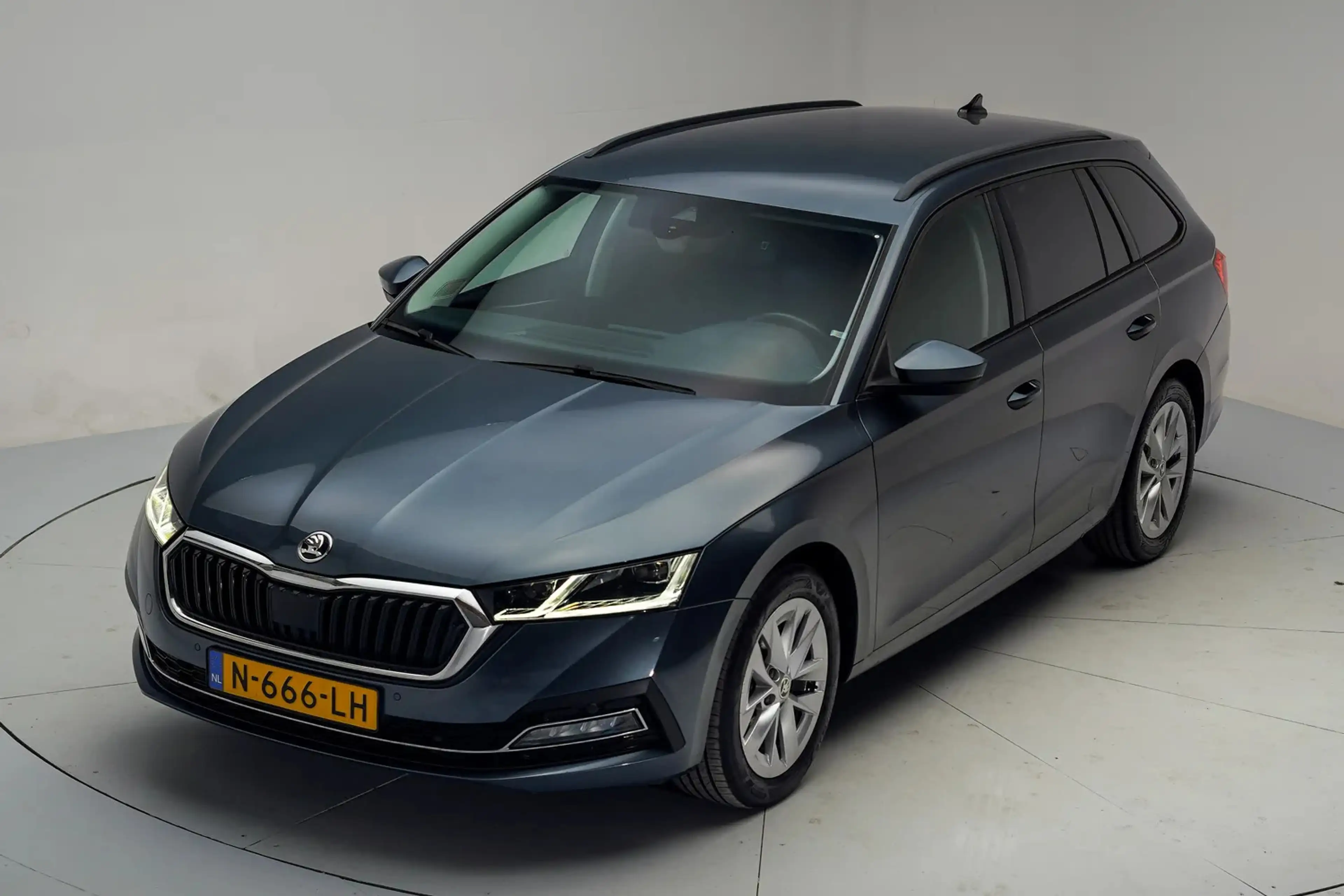 Skoda Octavia COMBI 1.5 e-TSI 150pk Business Edition Aut. [ Trek — photo 14