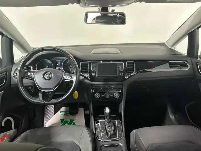 Volkswagen Golf Sportsvan view 9