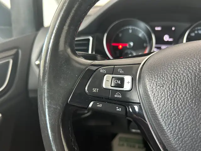 Volkswagen Golf Sportsvan view 18