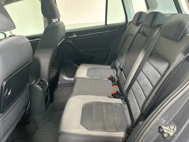 Volkswagen Golf Sportsvan view 8