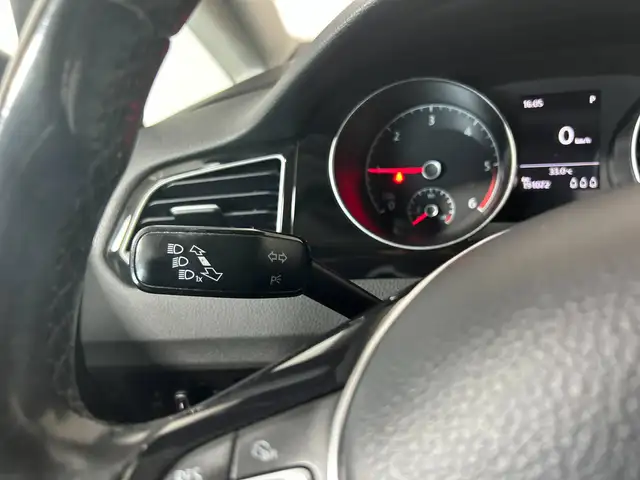 Volkswagen Golf Sportsvan view 17